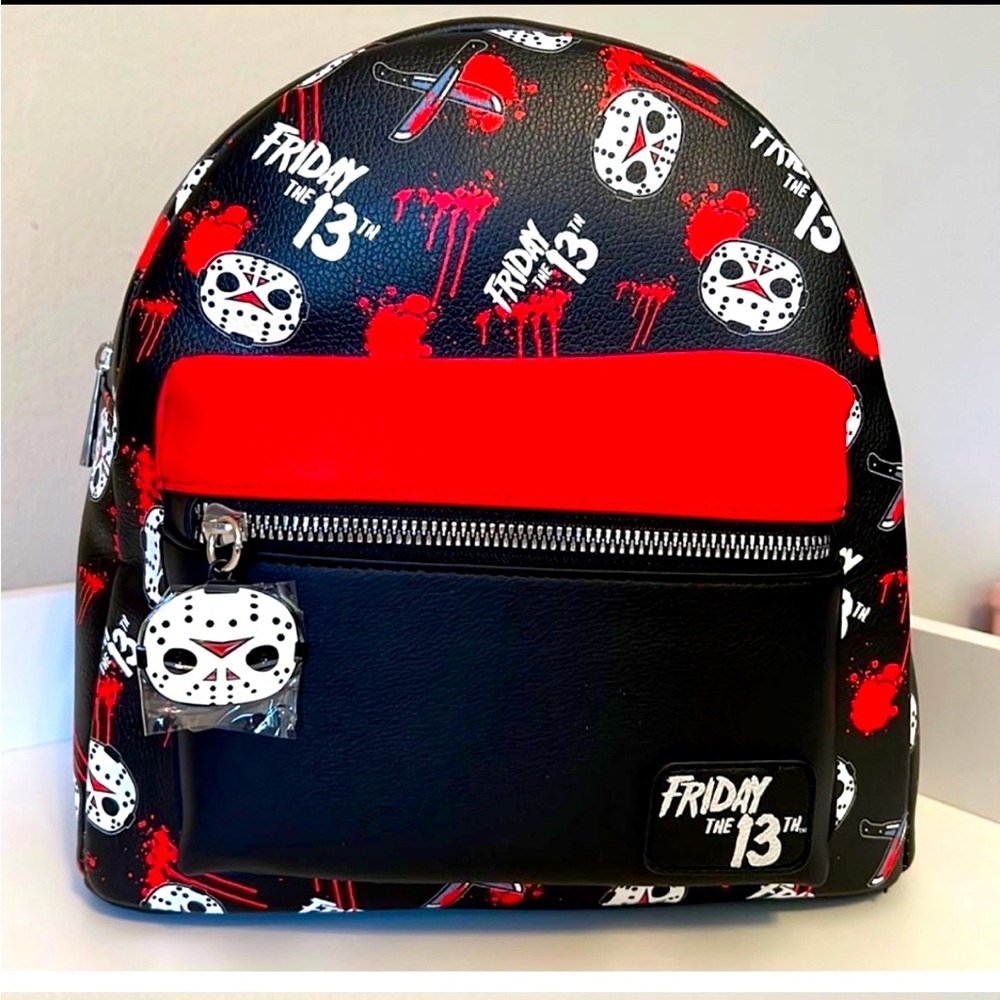 ♥️ NWT Bioworld Friday The 13th Chibi Jason Mask Mini Backpack ♥️